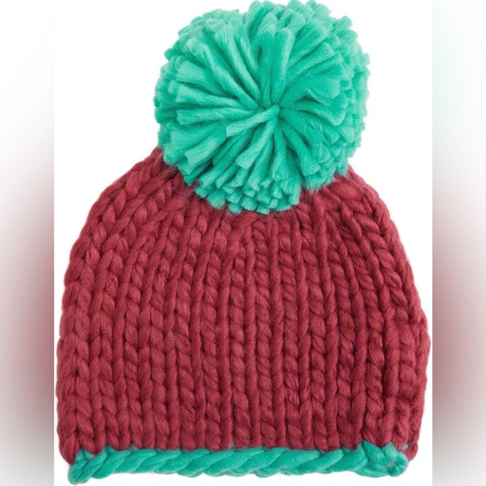 NWT! Poppy Mega Pom Beanie